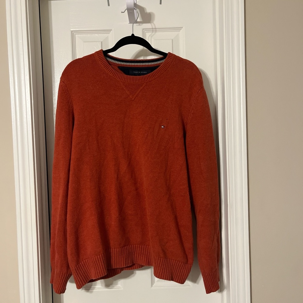 Tommy Hilfiger Men's V-Neck Sweater in Rich Orange